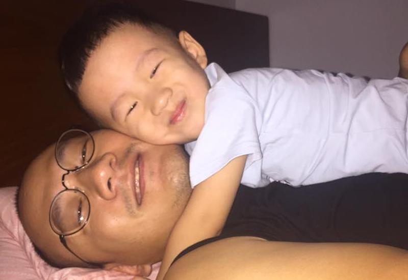 Phan Đăng rất tự hào về con trai. Anh chia sẻ những khoảnh khắc đời thường nhất với con trai.
