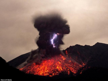 Sét núi lửa - tuyệt tác thiên nhiên kỳ ảo của tạo hóa