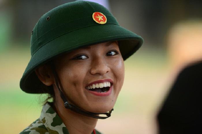 chang ai nhu mai ngo, moi lan khoe mat la moi lan cu dan mang duoc dip... nao loan! - 8