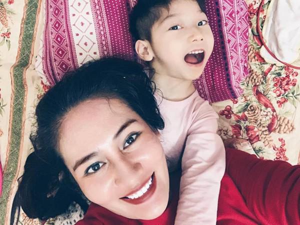 amp;#34;Gái lẳngamp;#34; Minh Cúc amp;#34;Về nhà đi conamp;#34;: Cuộc đời truân chuyện, phải ôm con về nhà mẹ đẻ - 2