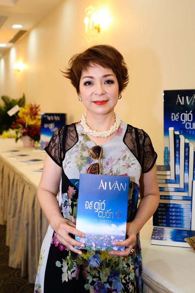 Nữ nghệ sĩ Việt bị ung thư vú: amp;#34;Thoát nạnamp;#34; bằng 1 bài hát, khỏi bệnh nhờ 6 người con - 6