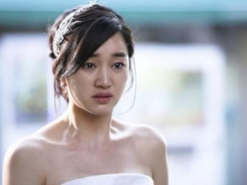 Nôn nóng chờ đêm tân hôn, tôi ngất lịm trước "món quà" trong phòng cưới