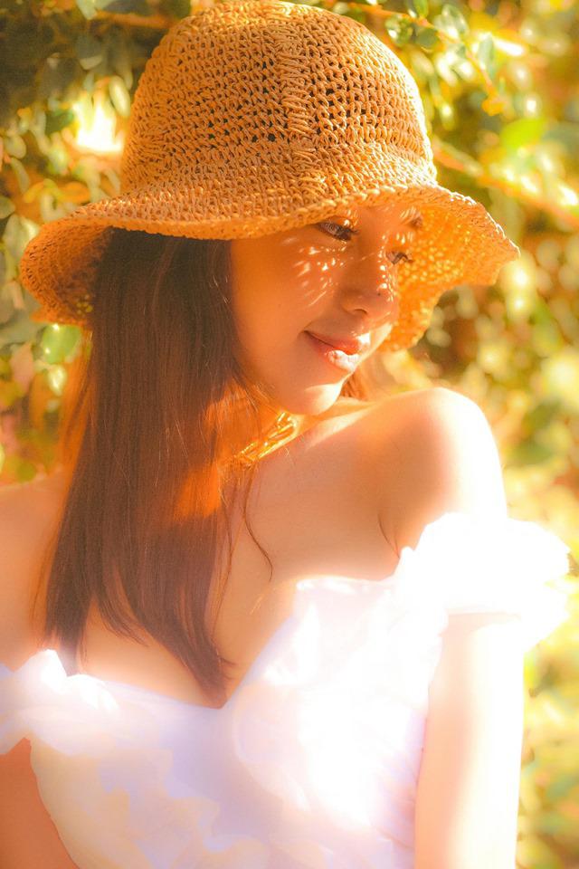 Bị chê photoshop eo quá đà, Elly Trần tung clip khoe body nóng bỏng như tạc tượng - 4