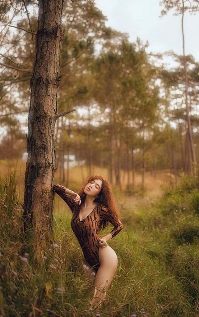 Bị chê photoshop eo quá đà, Elly Trần tung clip khoe body nóng bỏng như tạc tượng - 8