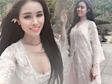 Không chỉ mặc váy ren đi chùa, Thư Dung còn táo bạo đăng ảnh selfie khoe vòng 1 đẫy đà