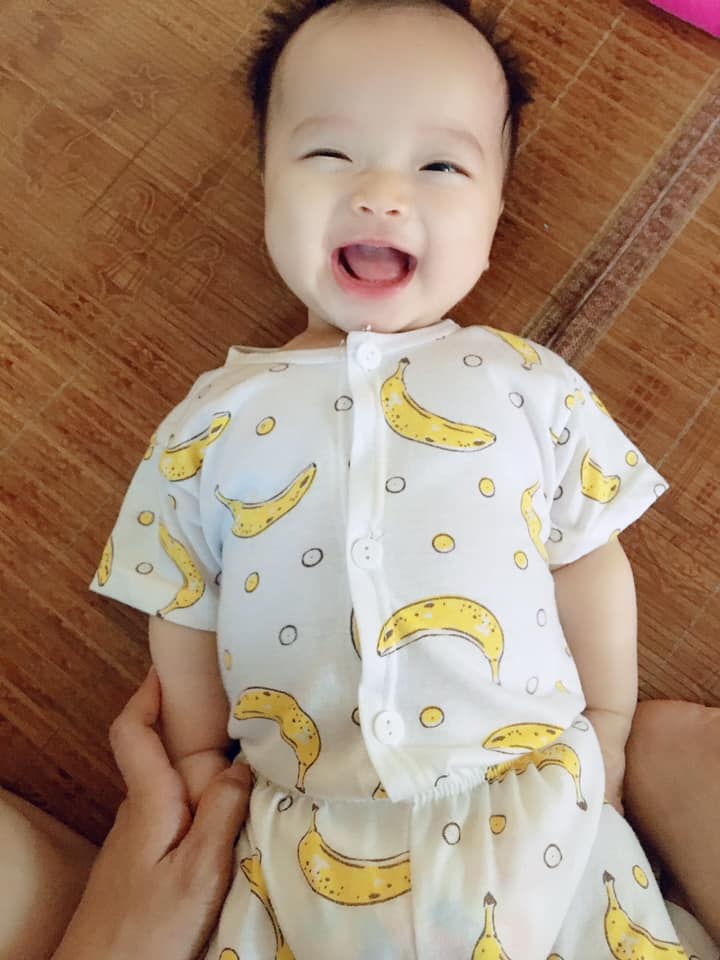 Bé sơ sinh thích amp;#34;trườn ngửa như con ba baamp;#34; khiến mẹ bỉm sữa amp;#34;cầu cứuamp;#34; dân mạng - 2