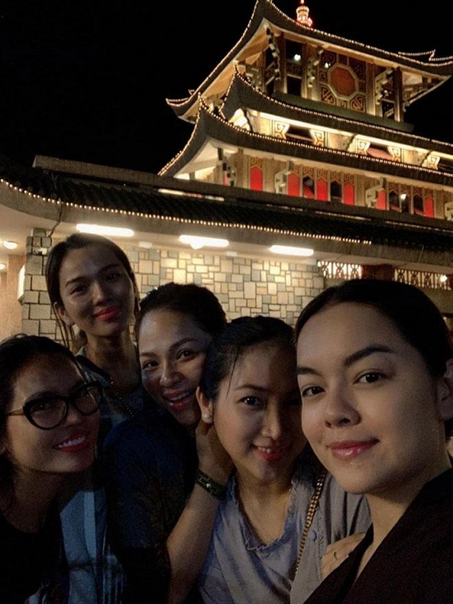 Sao Việt 24h: Vừa cười vừa xót xa cảnh Trấn Thành, Lan Ngọc bị chụp lén lúc ngủ vạ vật - 7