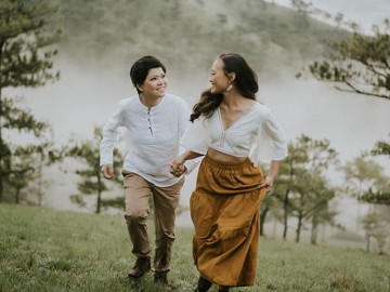 Cùng đi du lịch 1 tháng, cô nàng Đắk Lắk được người yêu đồng tính cầu hôn chóng vánh