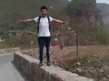 Chàng trai 21 tuổi ngừng thở trong vòng tay cha sau khi bị chó cắn vì bỏ qua 1 việc