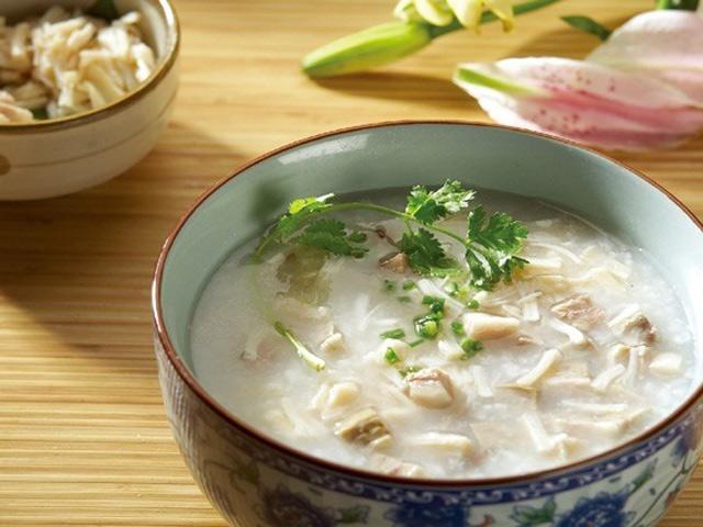 Cách nấu cháo mực cho bé ăn dặm tuyệt ngon