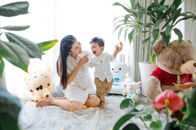 Nguyệt Ánh amp;#34;Cổng mặt trờiamp;#34; hé lộ thêm loạt ảnh amp;#34;soái caamp;#34; của con trai lai Ấn - 6