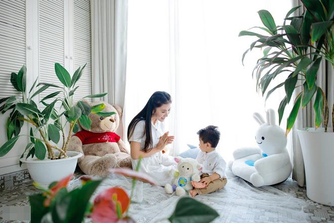 Nguyệt Ánh amp;#34;Cổng mặt trờiamp;#34; hé lộ thêm loạt ảnh amp;#34;soái caamp;#34; của con trai lai Ấn - 7