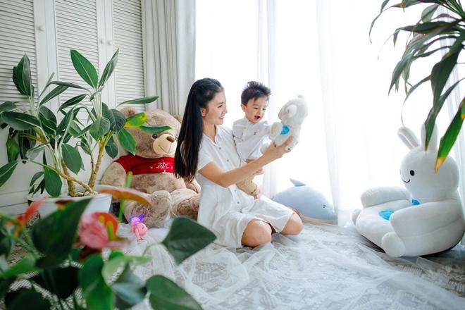 Nguyệt Ánh amp;#34;Cổng mặt trờiamp;#34; hé lộ thêm loạt ảnh amp;#34;soái caamp;#34; của con trai lai Ấn - 8