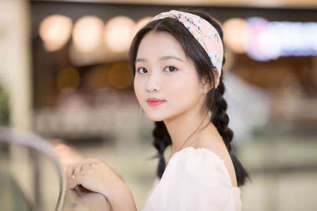 Hai mỹ nhân nhí hot nhất màn ảnh vì quá đẹp, bé đầu tiên giống Phạm Hương đến ngỡ ngàng - 12