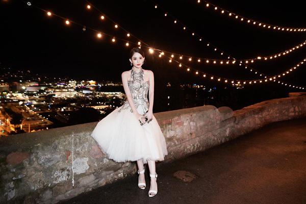 Cô gái bị nhầm với Ngọc Trinh: Đẹp như amp;#34;thần tiên tỷ tỷamp;#34;, thần thái, khí chất khó ai bì - 9