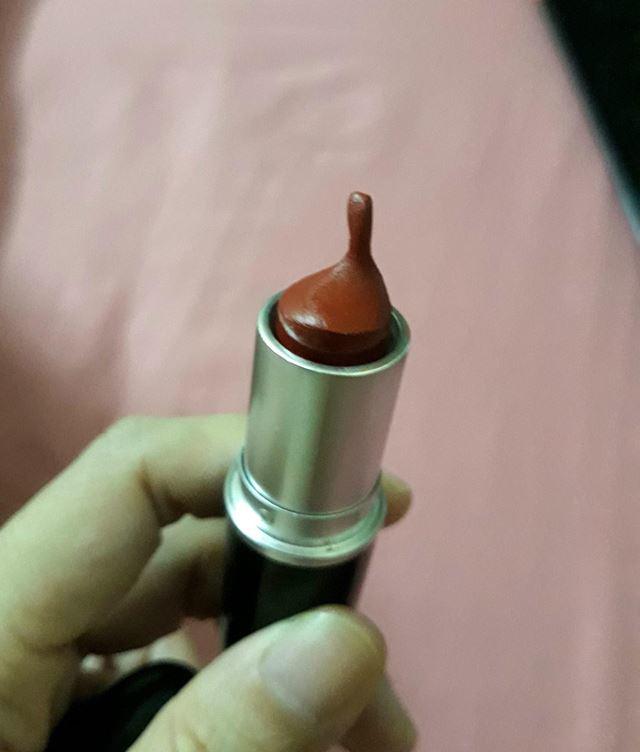 1001 cây son dị dạng đến mức không tưởng của chị em, cánh mày râu chỉ biết amp;#34;khóc thétamp;#34; vì... - 2