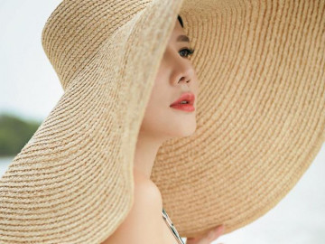 Dương Yến Ngọc hở bạo, khoe body gợi cảm ở tuổi 40