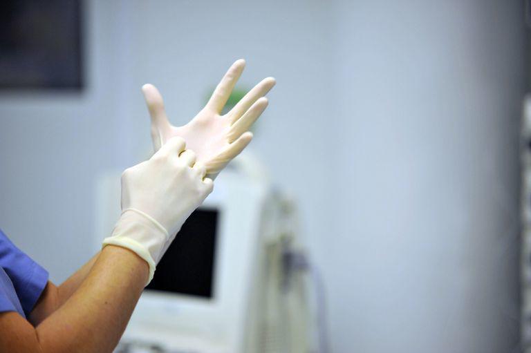 Bác sĩ chia sẻ những tai nạn tình dục tồi tệ nhất mà họ từng gặp - 1