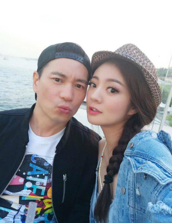 Ngôi sao 24/7: amp;#34;Gái một conamp;#34; khoe ngực tại Cannes nhưng phản ứng của phóng viên mới gây sốt - 10