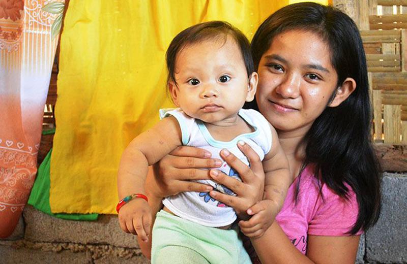 Nghiên cứu mới đây của bác sĩ Nguyễn Thị Lan Hương (bệnh viện Phụ sản Trung Ương) cho thấy tỉ lệ sản phụ sinh con trong độ tuổi vị thành niên ở Việt Nam cũng đang tăng lên.
