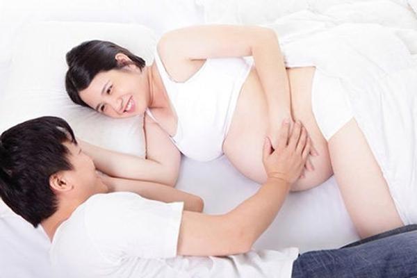 Các tư thế quan hệ khi mang thai an toàn cho mẹ bầu - 4