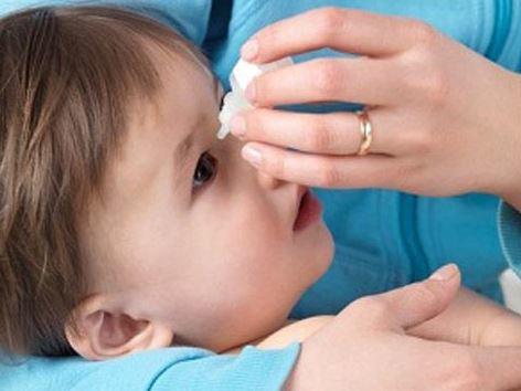 Đau mắt đỏ ở trẻ được chuẩn đoán qua những dấu hiệu triệu chứng nào? - 2