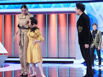 Sốc với hình ảnh chân dài Võ Hoàng Yến đứng cạnh danh hài một mẩu Việt Hương