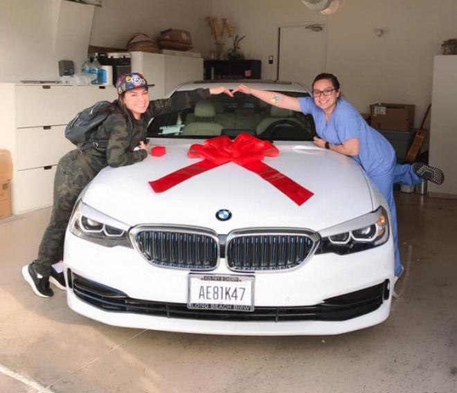 Phi Nhung bất ngờ được con gái giấu kín suốt 20 năm tặng xế hộp bạc tỷ nhân sinh nhật - 1