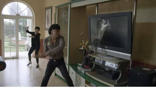 amp;#34;Em traiamp;#34; Hoàng Thùy Linh đóng ngáo đá, mẹ đẻ lo lắng: amp;#34;Con mà như thế nhà mình vô phúcamp;#34; - 4