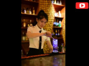 Xem ăn chơi - Nữ bartender xinh đẹp với những màn pha chế điêu luyện đến kỳ ảo