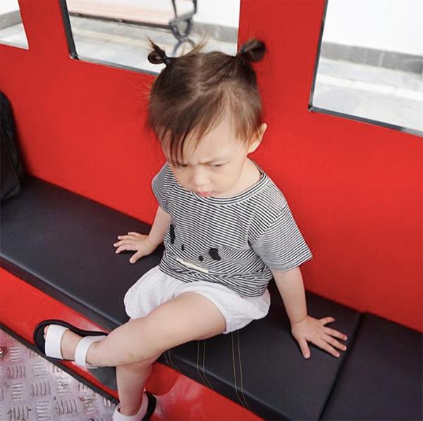 Nói chẳng ngoa, các cô chú cũng phải xách dép chạy theo phong cách của 5 nhóc tì này - 15