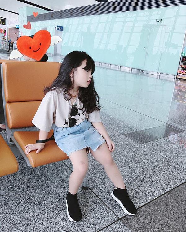 Nói chẳng ngoa, các cô chú cũng phải xách dép chạy theo phong cách của 5 nhóc tì này - 17