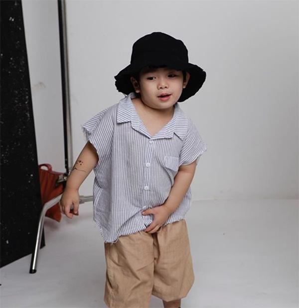 Nói chẳng ngoa, các cô chú cũng phải xách dép chạy theo phong cách của 5 nhóc tì này - 4