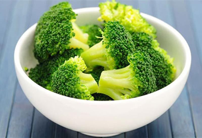 Trong súp lơ (bông cải xanh) chứa nhiều canxi và vitamin A, C, K.
