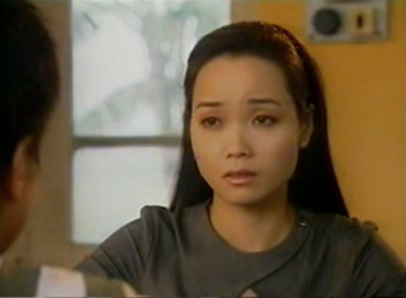 Diễn viên Mai Thu Huyền được nhiều người biết tới với vai diễn Trúc trong phim "Những ngọn nến trong đêm". Mức độ nổi tiếng của cô có thể nói là "người người biết, nhà nhà biết" bởi bộ phim truyền hình ăn khách có độ phủ sóng rộng không tưởng.
