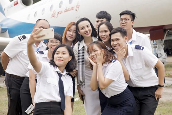 Hoa hậu Ngọc Diễm tiết lộ từng là mọt sách ở thư viện thời đại học - 3