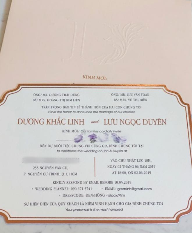 Lộ thiệp cưới của Dương Khắc Linh và bạn gái kém 13 tuổi, khách mời phải chú ý điều này - 1