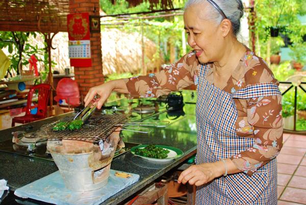 Nguyễn Dzoãn Cẩm Vân: Tuổi thơ nghèo khó, cả đời vì con, cuối cùng chọn xuất gia tìm an lạc - 7