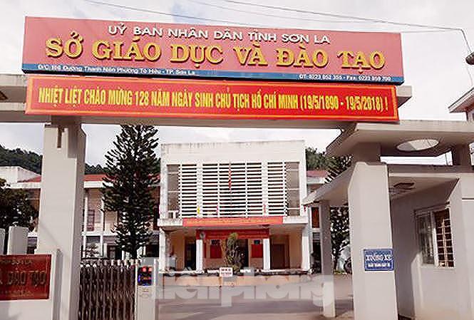 choang vang voi so tien can bo nhan de nang diem cho moi thi sinh o son la - 2