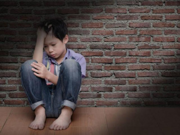 Bố mang họ Cẩu, bé 5 tuổi đòi mang họ mẹ vì bị bạn bè giả tiếng chó trêu chọc