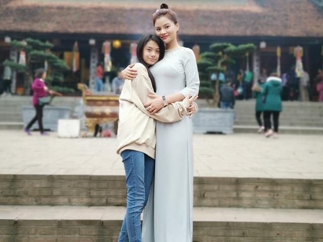 Con riêng của chồng muốn mua sách, Vũ Thu Phương nói 1 câu khiến bé thay đổi ý định