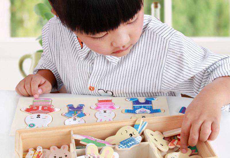 Trên thị trường hiện nay có rất nhiều các loại đồ chơi dành cho trẻ nhỏ ở các lứa tuổi khác nhau. Xem lẫn trong đó là số ít đồ chơi không có nguồn gốc, xuất xứ rõ ràng, đặc biệt là không được kiểm định về chất lượng.
