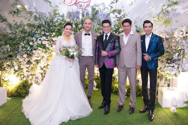 Thanh Bạch, Hồ Quang Hiếu đến mừng đám cưới ca sĩ, nhạc sĩ A Tuân - 3