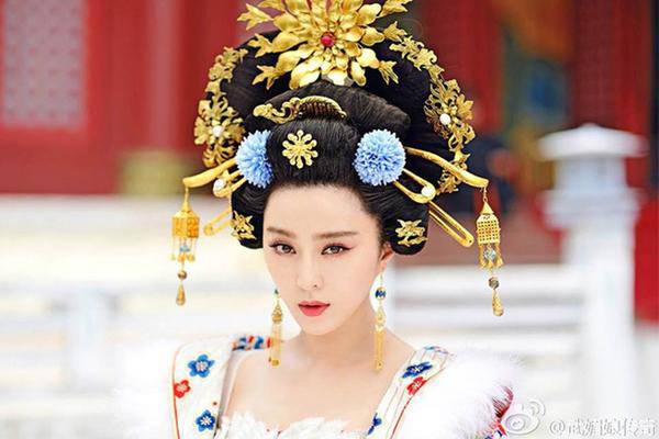 tuyet ky goi cam cua 3 nu hoang, hoang hau "trac tang" nhat lich su nhan loai - 10
