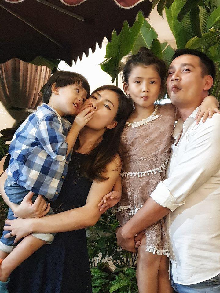 Thay gần 20 người giúp việc, nữ ca sĩ quặn tim nghe họ nói về con trai tự kỷ - 9