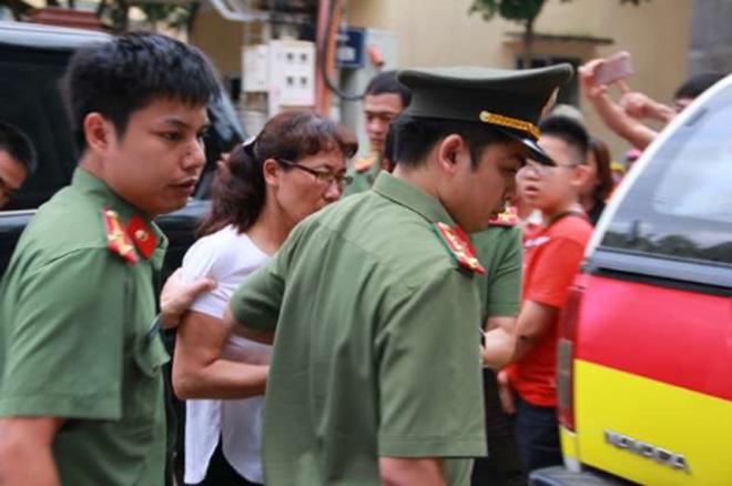 he lo loi khai cua 'at chu bai' trong duong day sua diem thi o son la - 2