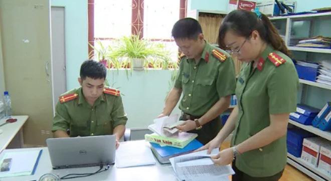 he lo loi khai cua 'at chu bai' trong duong day sua diem thi o son la - 4