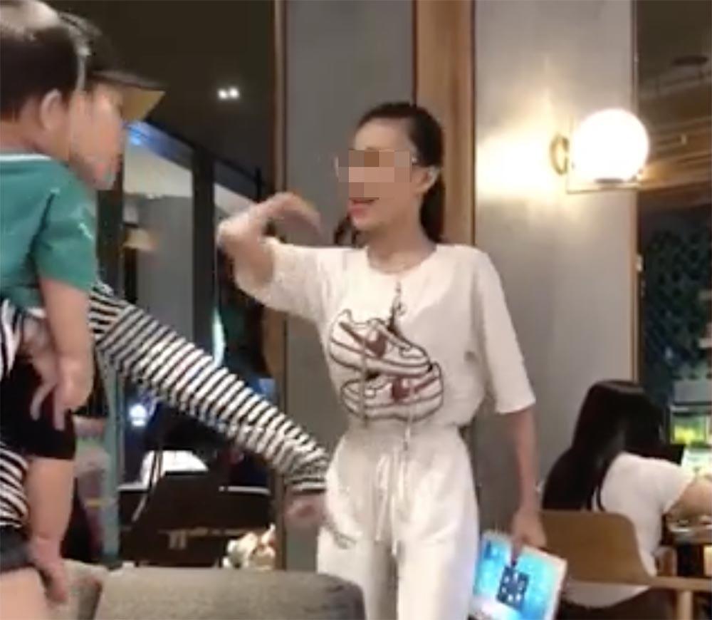 tin tuc 24h: su that ve gioi tinh cua co gai "chi hieu hong" khien nhieu nguoi giat minh - 1