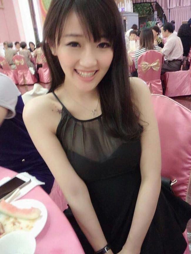 den truong don con, ong bo ngan nguoi khi thay co giao, len lut chup voi tam anh - 8