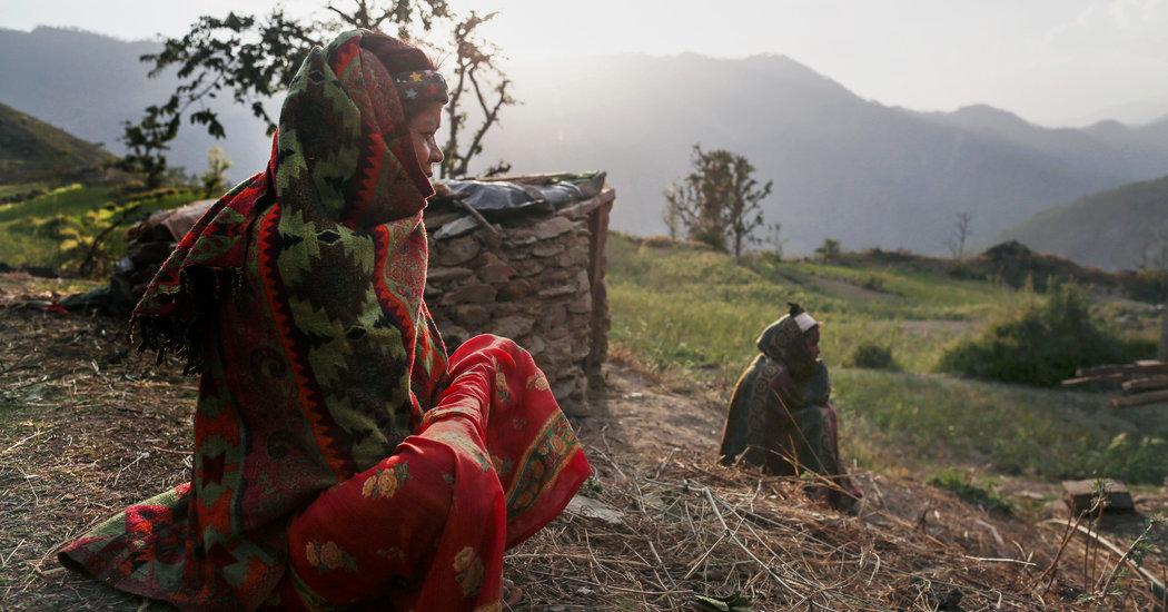 ky quac tuc le duoi phu nu ra khoi nha khi “den thang” o nepal - 3